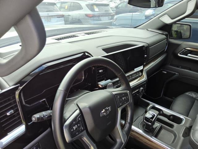 Used 2025 Chevrolet Silverado 1500 RST w/ Convenience Package II AWD/4WD image 3