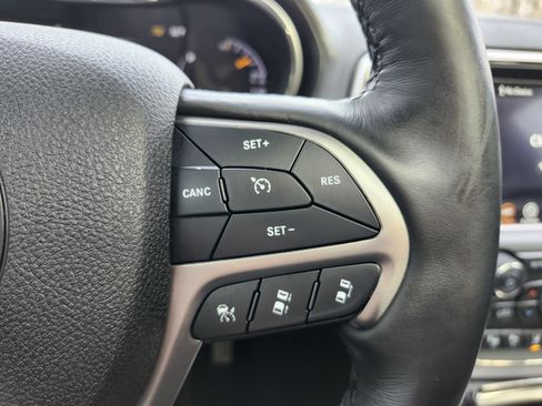 Used 2018 Jeep Grand Cherokee High Altitude image 35