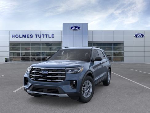 New 2026 Ford Explorer Active w/ Active Comfort Package RWD image 2