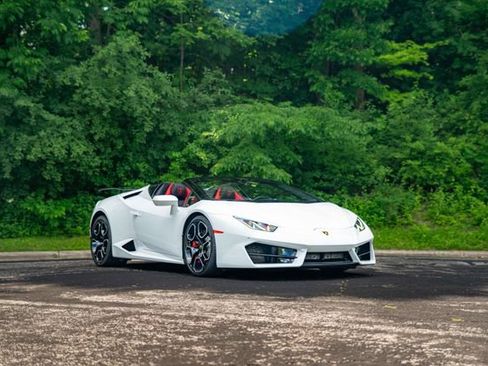 Used 2019 Lamborghini Huracan LP 580-2 RWD image 31