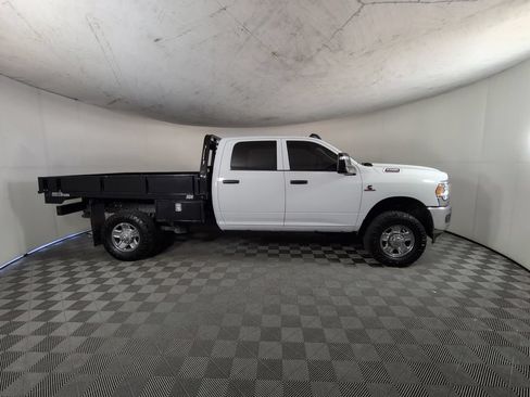 Used 2024 RAM 2500 Tradesman w/ Chrome Appearance Group AWD/4WD image 4
