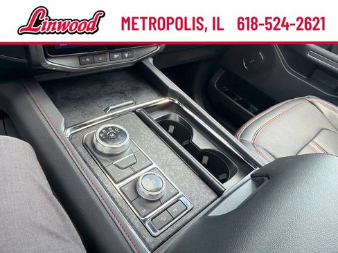 Used 2024 Ford Expedition Limited AWD/4WD image 29