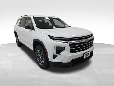 New 2026 Chevrolet Traverse LT image 7