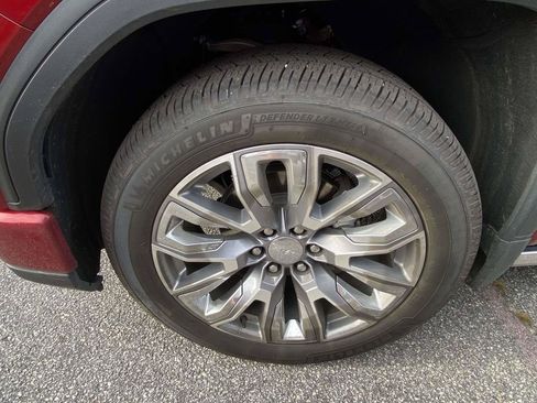 Used 2024 GMC Sierra 1500 Denali AWD/4WD image 4