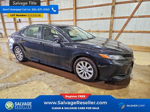 Used 2018 Toyota Camry LE w/ Moonroof Package FWD image 5