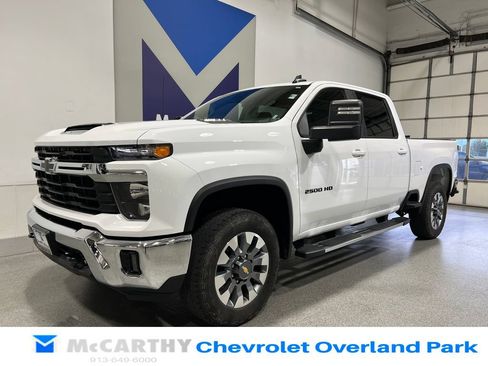Used 2025 Chevrolet Silverado 2500 LT w/ Convenience Package AWD/4WD image 10