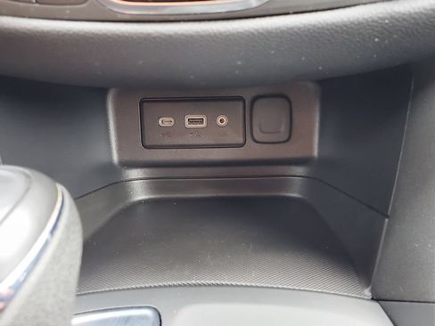 Used 2021 Chevrolet Equinox LT FWD image 29
