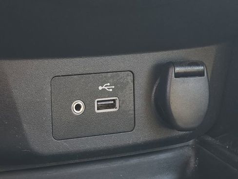 Used 2020 Nissan Rogue SV image 23