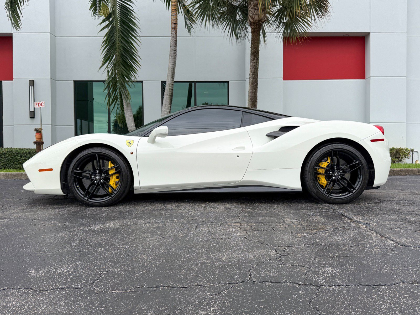 Used 2016 Ferrari 488 GTB RWD image 14