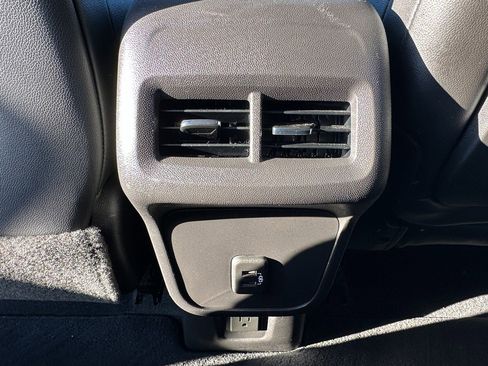 Used 2021 GMC Terrain SLT w/ Elevation Edition image 11