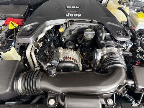 Used 2021 Jeep Wrangler Unlimited Rubicon AWD/4WD image 40