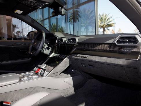 Used 2024 Lamborghini Urus Performante image 42