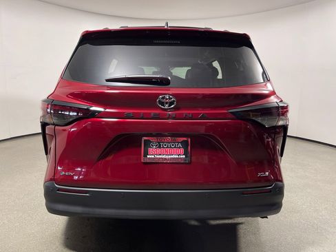 New 2026 Toyota Sienna XLE image 4