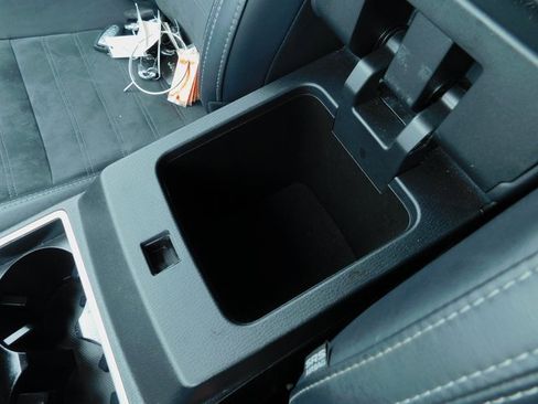 Used 2024 Mitsubishi Outlander SE image 29