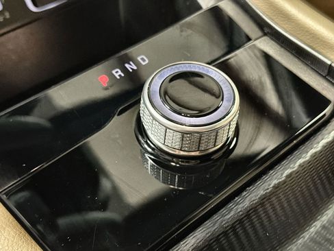 Used 2024 Jeep Grand Cherokee L Limited w/ Black Appearance Package image 23