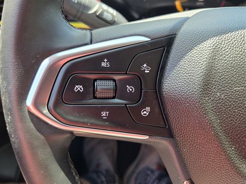 Used 2024 Chevrolet Trax LT w/ Sunroof Package FWD image 14