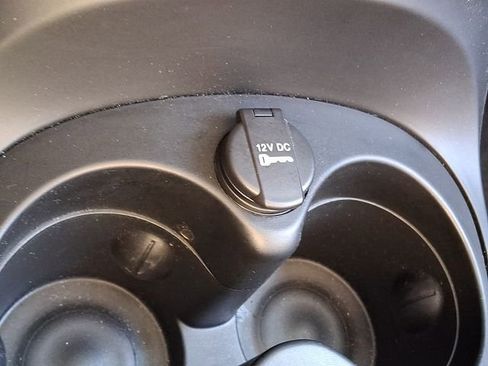 Used 2014 FIAT 500L Trekking w/ Popular Equipment Group image 26