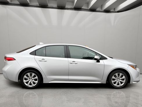 Used 2024 Toyota Corolla LE image 6