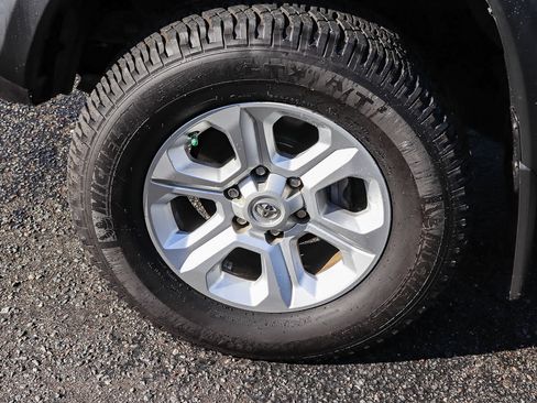 Used 2019 Toyota Tacoma TRD Off-Road image 13