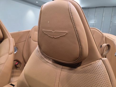 Used 2025 Aston Martin DB12 Convertible image 5