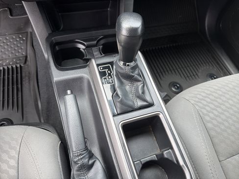Used 2022 Toyota Tacoma SR5 w/ Technology Package RWD image 26