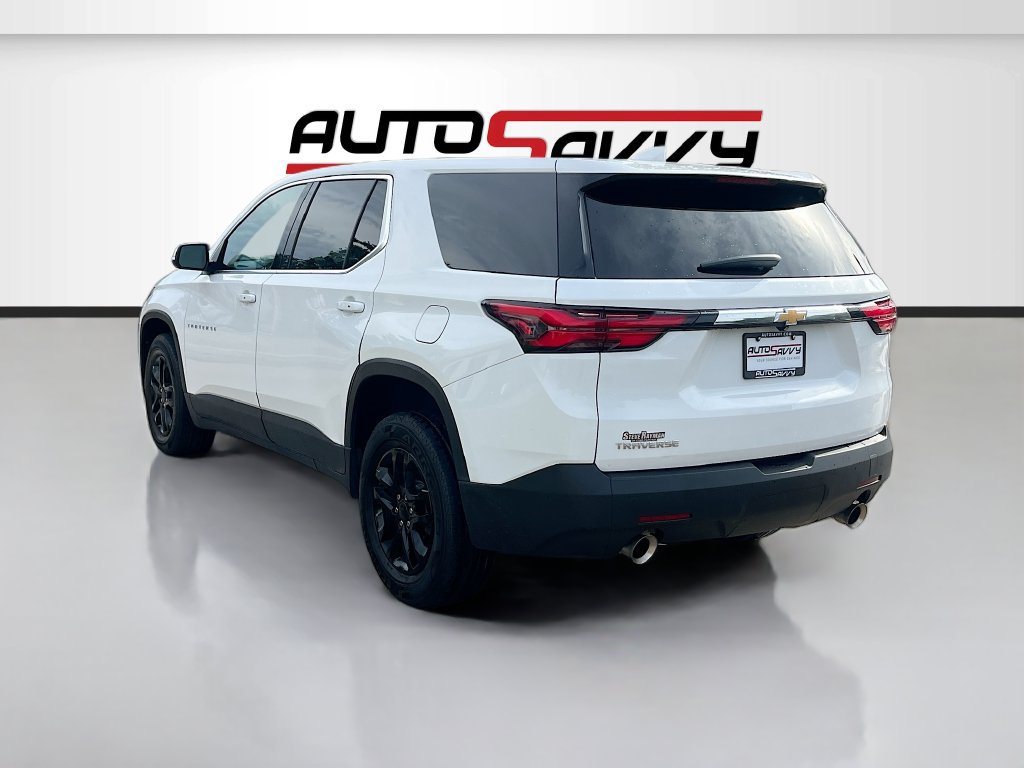Used 2023 Chevrolet Traverse LS w/ Safety Package FWD image 5
