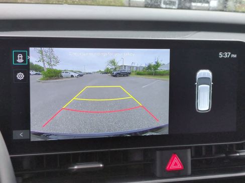 Used 2025 Kia Carnival FWD image 20