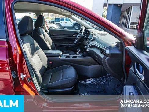 Used 2025 Nissan Altima 2.5 SV FWD image 23