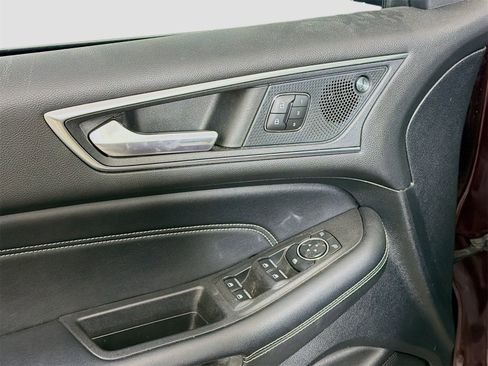 Used 2022 Ford Edge Titanium image 20