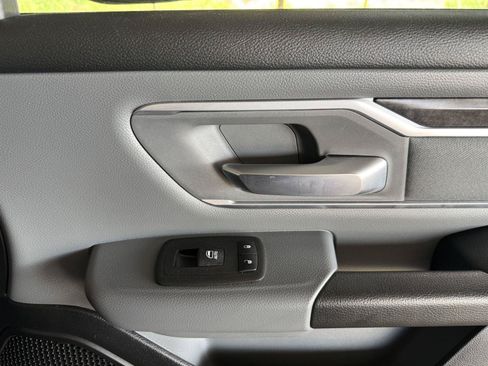 Used 2022 RAM 1500 Big Horn AWD/4WD image 40