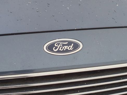 Used 2018 Ford Focus Titanium image 11