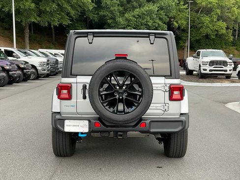 Used 2023 Jeep Wrangler Unlimited Sahara w/ Cold Weather Group AWD/4WD image 4