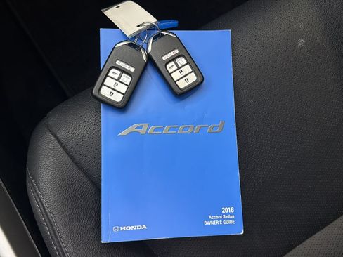 Used 2016 Honda Accord EX-L image 35