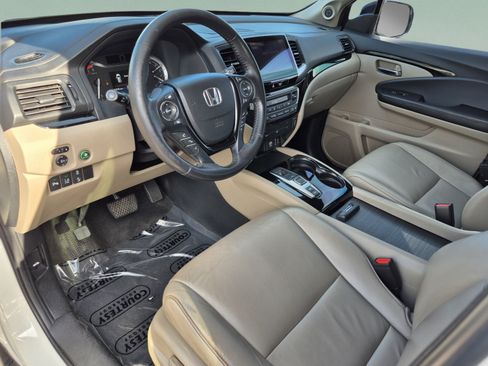 Used 2017 Honda Pilot Touring image 19