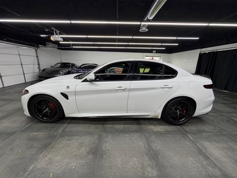Used 2017 Alfa Romeo Giulia Quadrifoglio image 3