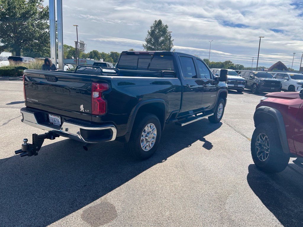 Used 2025 Chevrolet Silverado 3500 LT AWD/4WD image 5