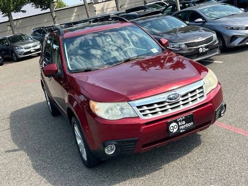 Used 2012 Subaru Forester 2.5X Limited AWD/4WD image 5