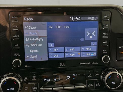 Used 2021 Toyota Highlander Limited AWD/4WD image 7