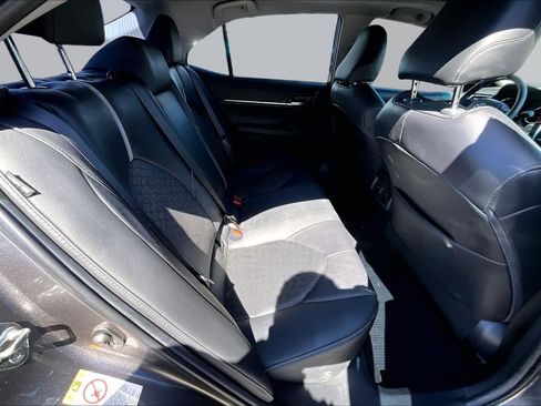 Used 2018 Toyota Camry XSE FWD image 20