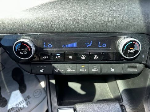 Used 2023 Hyundai Elantra Blue FWD image 22