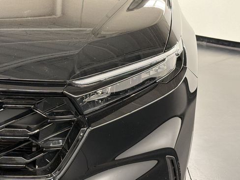 Certified 2025 Honda CR-V Sport image 12