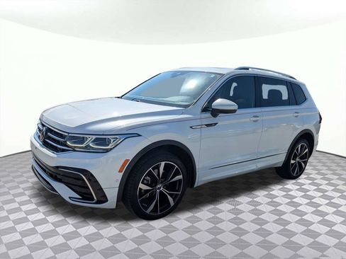 Used 2023 Volkswagen Tiguan SEL R-Line AWD/4WD image 8