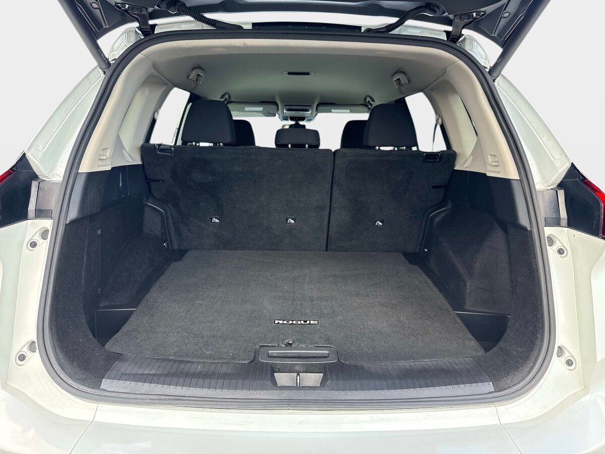 Used 2024 Nissan Rogue SV AWD/4WD image 9