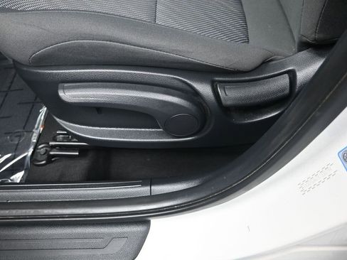 Certified 2024 Kia Seltos LX image 12