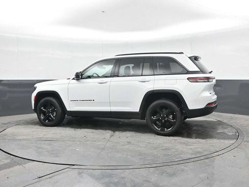 Used 2026 Jeep Grand Cherokee Limited w/ Limited Altitude Package AWD/4WD image 3