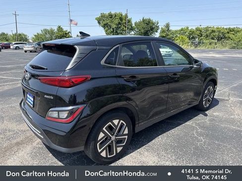 Used 2023 Hyundai Kona SE w/ Cargo Package FWD image 4