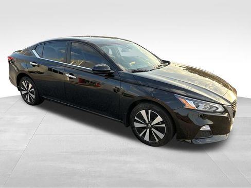 Used 2022 Nissan Altima 2.5 SV w/ SV Premium Package AWD/4WD image 8
