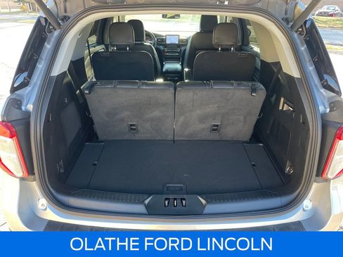 Used 2022 Ford Explorer Limited w/ Equipment Group 301A image 27