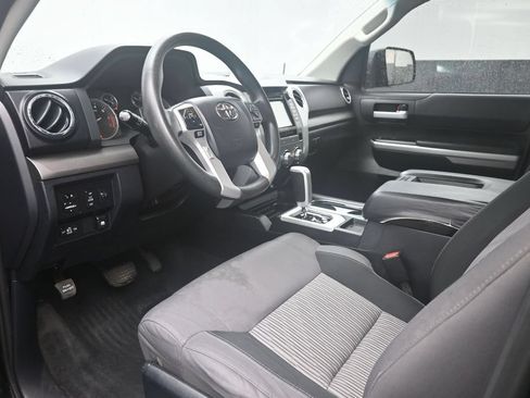 Used 2017 Toyota Tundra SR5 w/ SR5 Upgrade Package AWD/4WD image 19