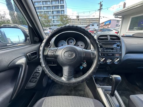 Used 2004 Toyota RAV4 2WD image 19